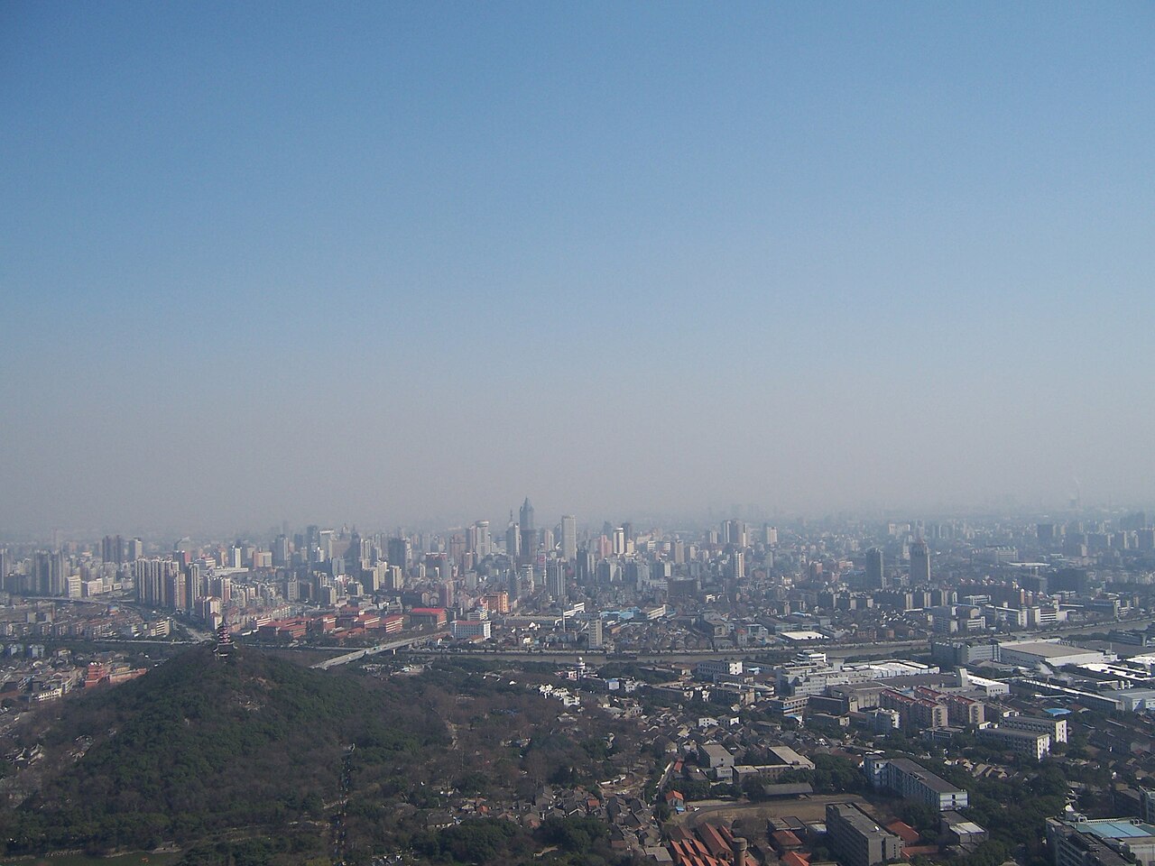 从惠山远眺无锡城市天际线
